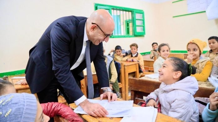 وزير التربية والتعليم يجرى جولة مفاجئة بمدارس بنى سويف لمتابعة انتظام العملية التعليمية