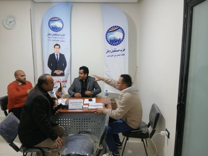 بالصور.. النائب يوسف الجميل يلتقى المواطنين بمكتبه