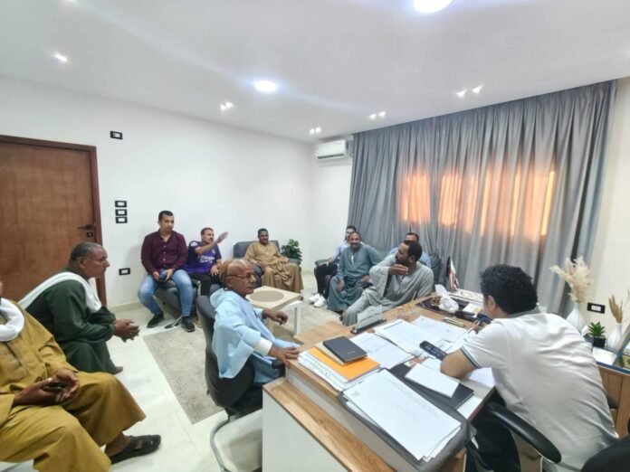 لقاء النائب يوسف الجميل بأهالى دائرة بندر ومركز بنى سويف بمكتبه لبحث مشاكلهم والسعى لحلها