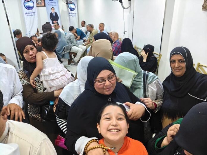 لقاء النائب بأهالى الدائرة والاستماع لمطالبهم والسعى الفورى لتحقيقها