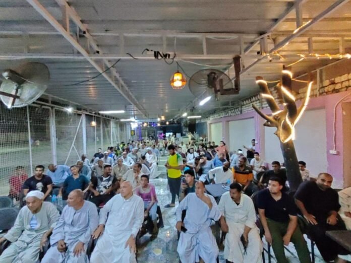 النائب يوسف الجميل فى لقاء بأهالى قرية بنى عفان
