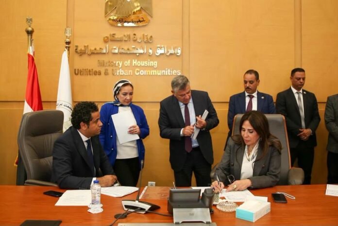 النائب يوسف الجميل يتقدم بطلبات إلى وزيرة الإسكان بشأن خدمة الصرف الصحي بقريتى باروط ومنشأة حيدر